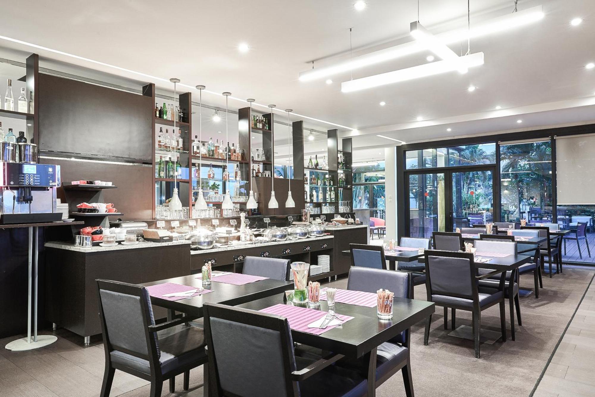 Novotel Abidjan Plateau Екстер'єр фото