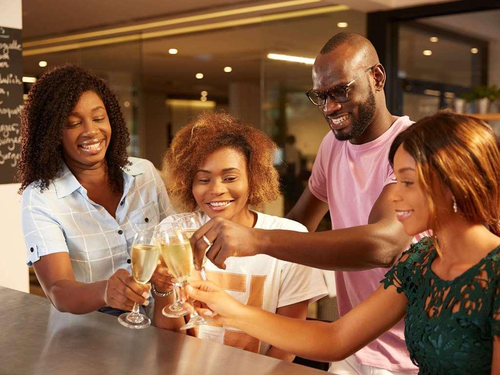 Novotel Abidjan Plateau Ресторан фото