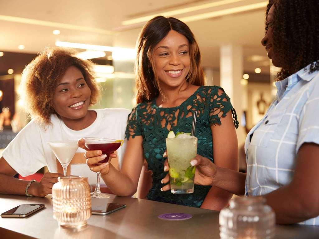 Novotel Abidjan Plateau Ресторан фото