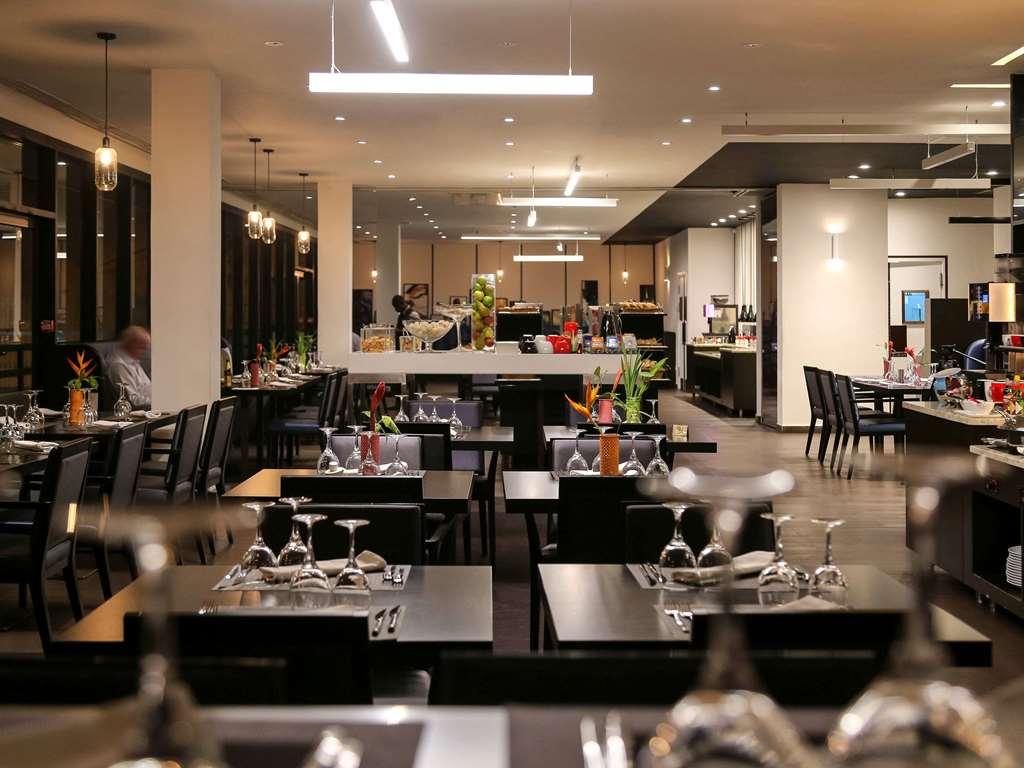 Novotel Abidjan Plateau Ресторан фото