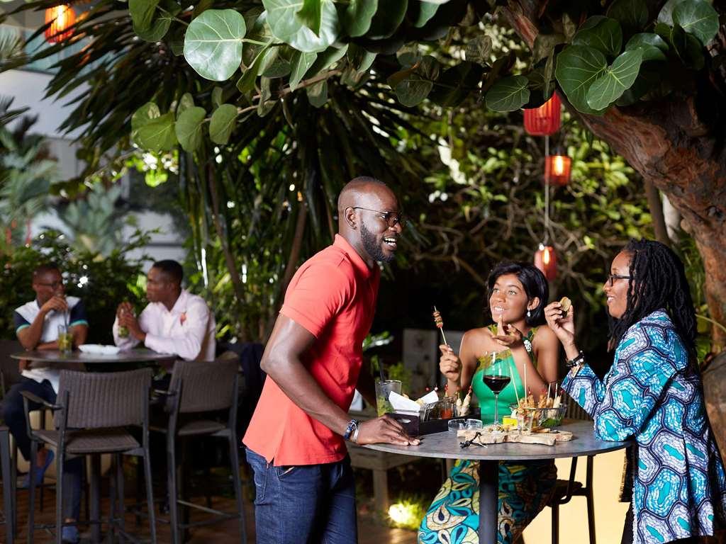 Novotel Abidjan Plateau Ресторан фото